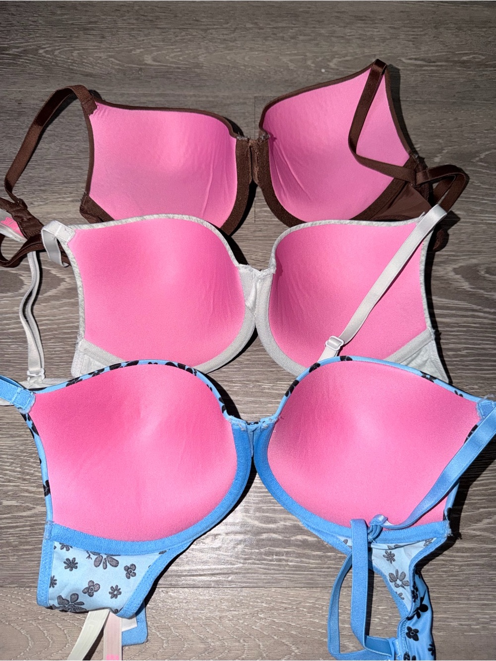 Set of 3 Wear Everywhere Push-Up Bra Size 32D - Picture 2 of 3